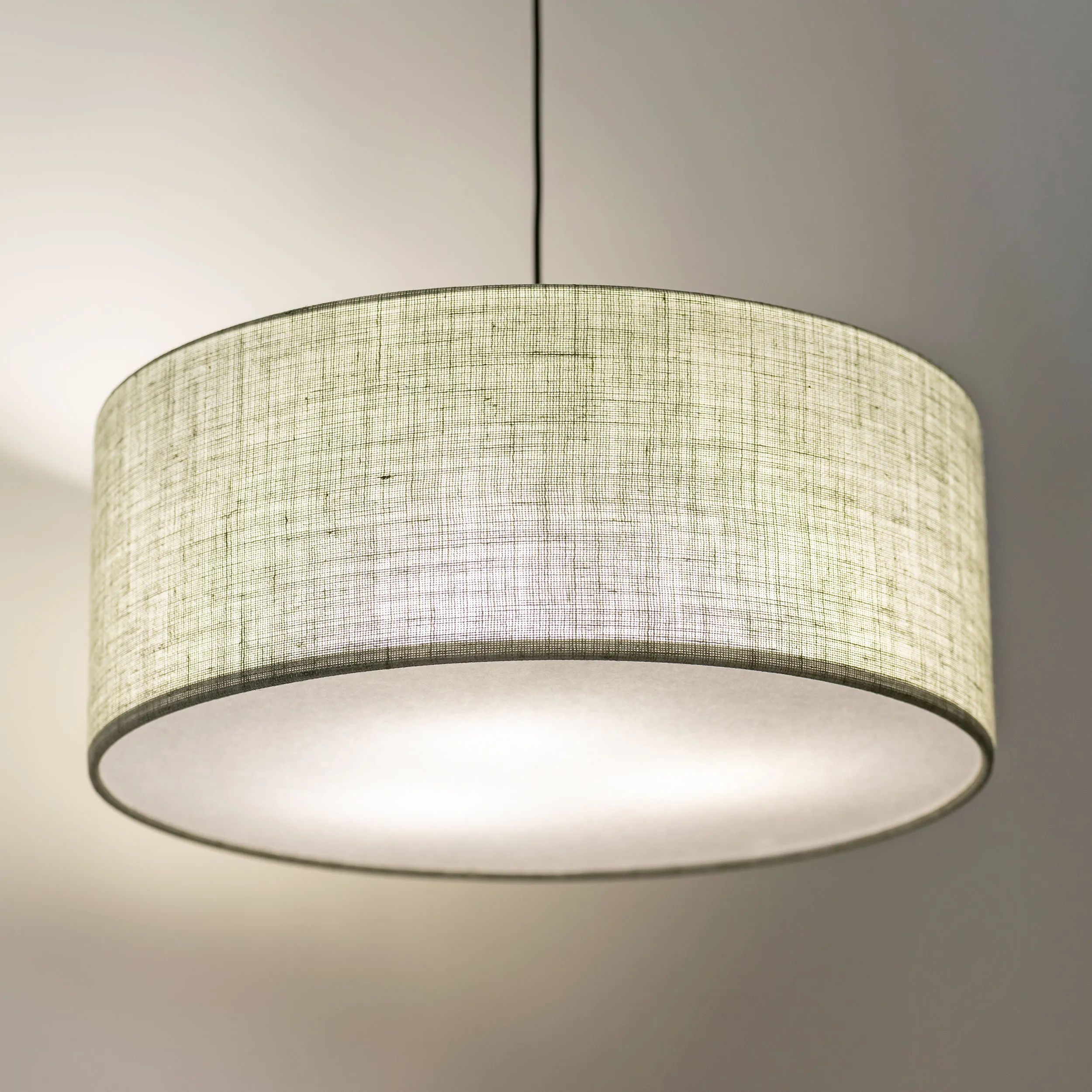 Lampa wisząca EARTH czarna z zielonym okrągłym kloszem z tkaniny biały spód 11x50cm - TK_4657