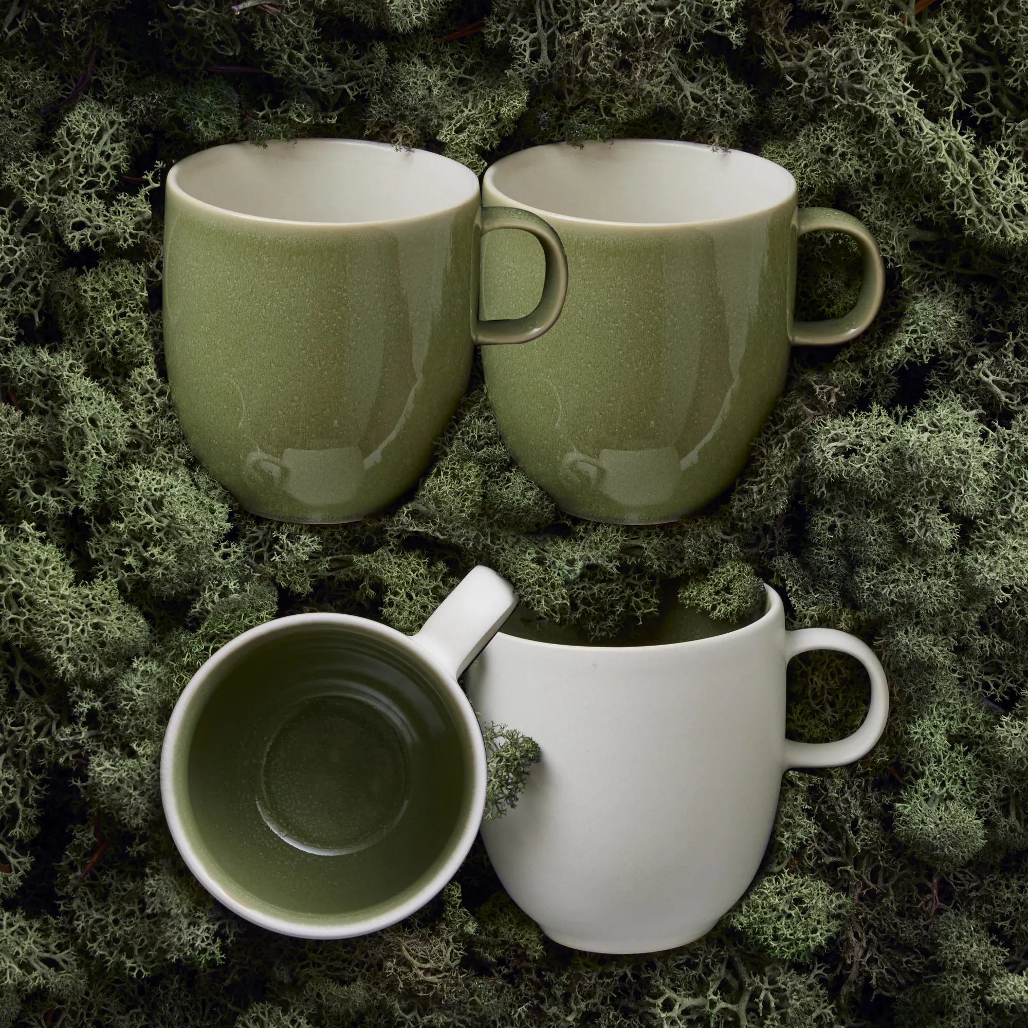 image kubki, zestaw kubków, zielony kolor, ceramiczne, duże objętości