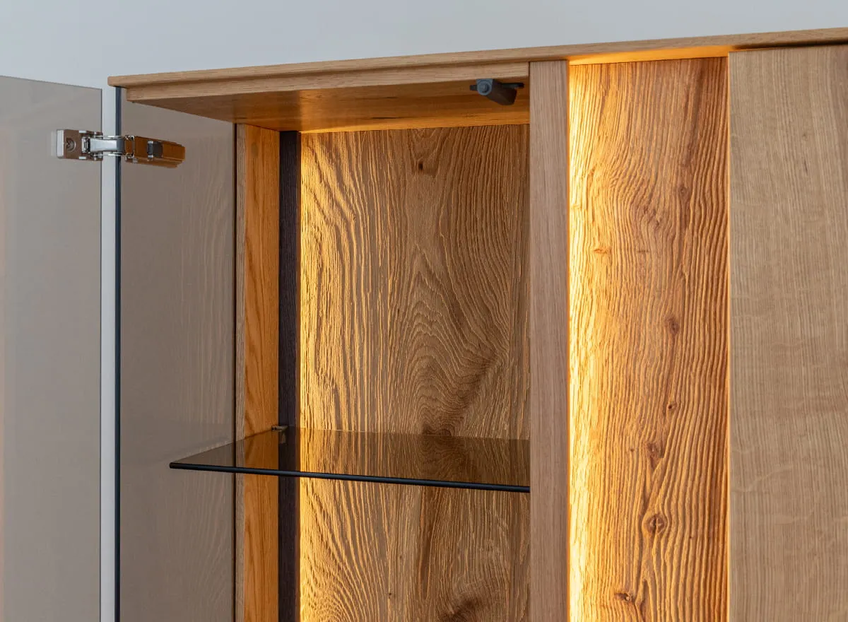 Witryna niska dębowa COLLODI 2-drzwiowa z oświetleniem - dab olejowany - ZICOL10