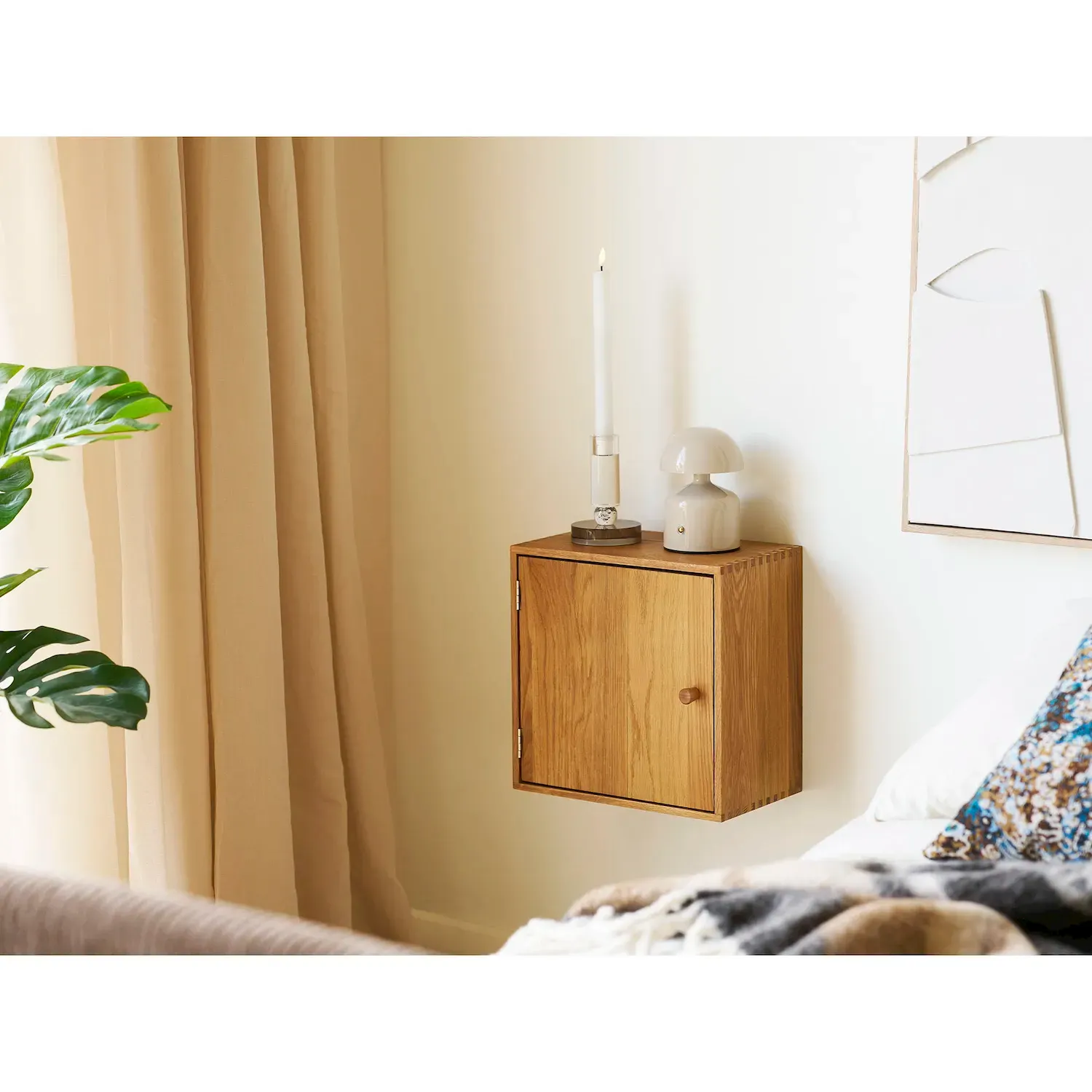 Półka ścienna drewniana z drzwiczkami TOWNSVILLE 18x30x30 cm naturalny - 4291142