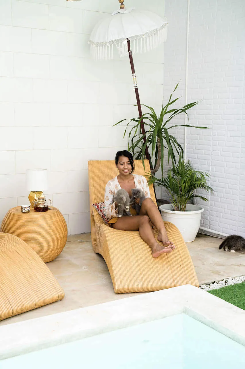 ZESTAW LEŻAKÓW TEGAL OKRĄGŁY STOLIK JASNY - MMRTL003X2J