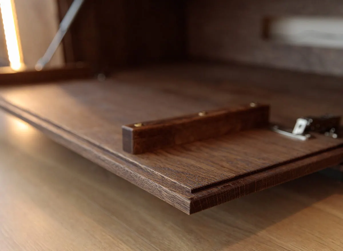 Komoda TV dębowa COLLODI 4-drzwiowa z oświetleniem 165 cm - tabacco - ZICOL06T