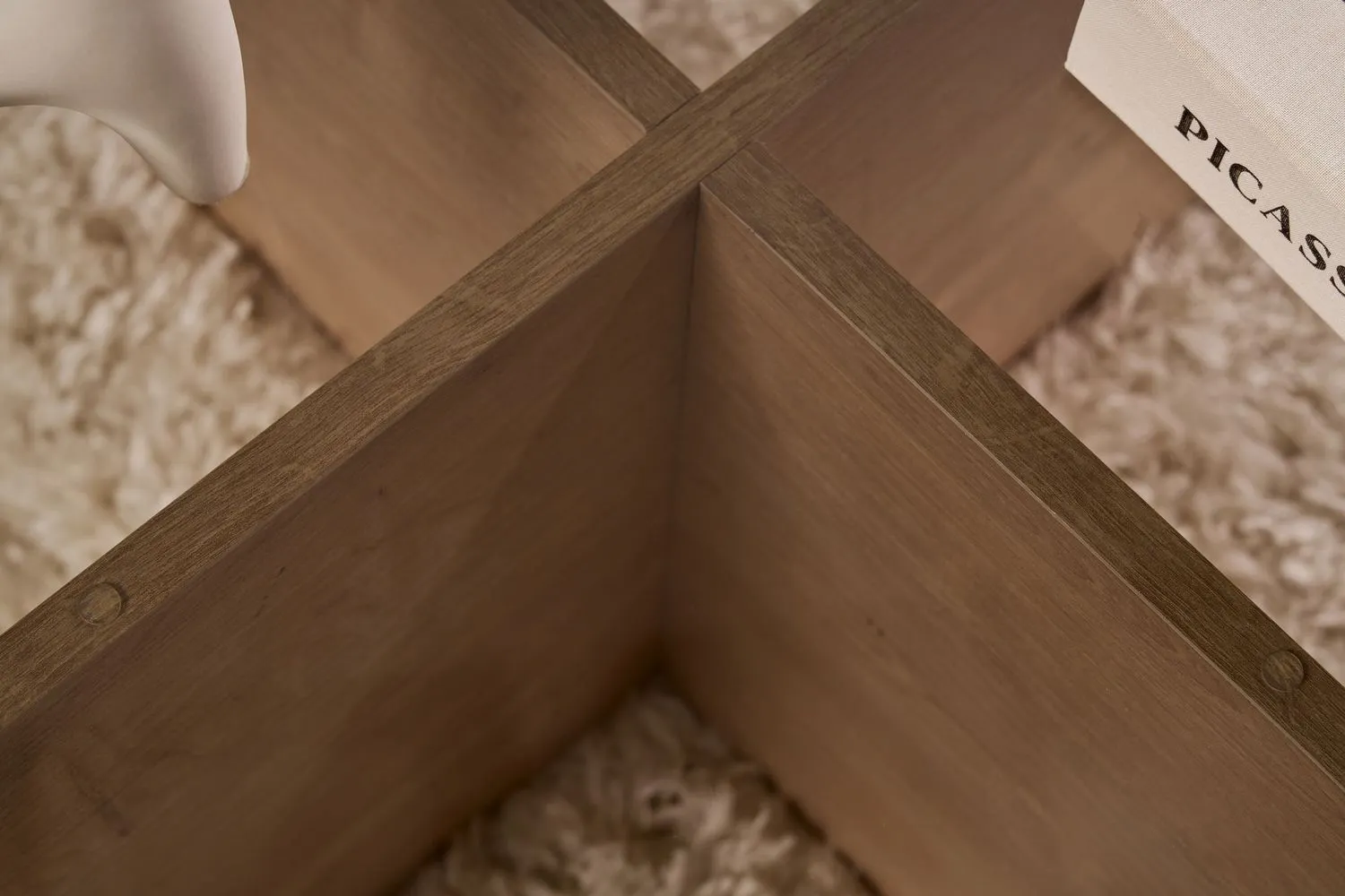 Stolik kawowy okrągły AERIS 75 cm dąb sapphire szklany blat przydymiony - ASI_668NRD1102