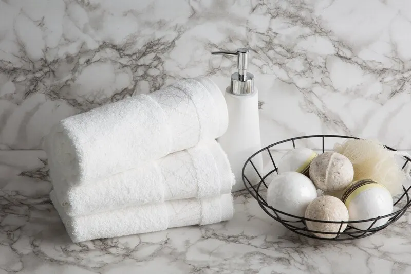 RĘCZNIK NIKA (05) 50 X 90 CM SREBRNY - EU_423575