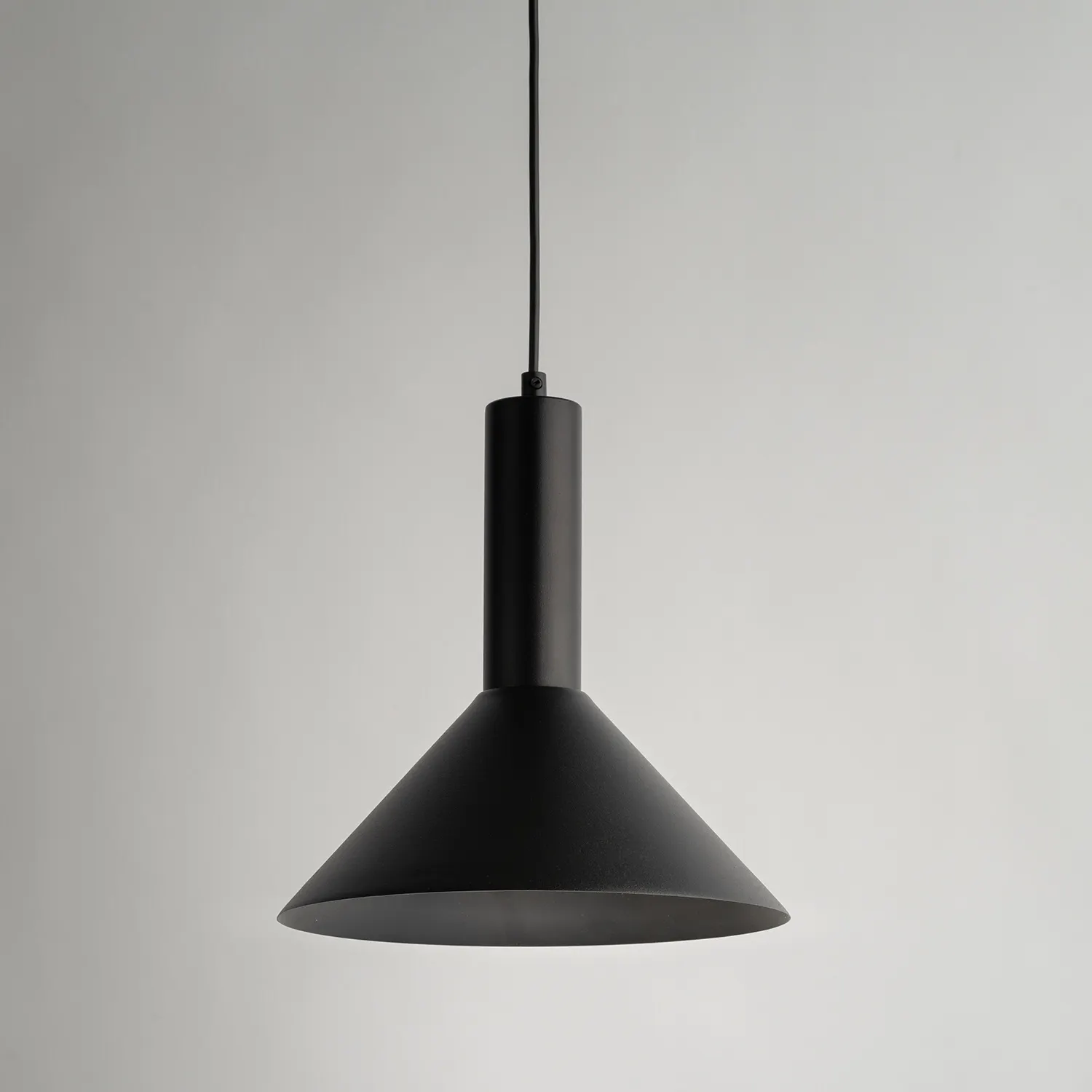 Lampa wisząca VITRUM stożek czarna - SI_40810