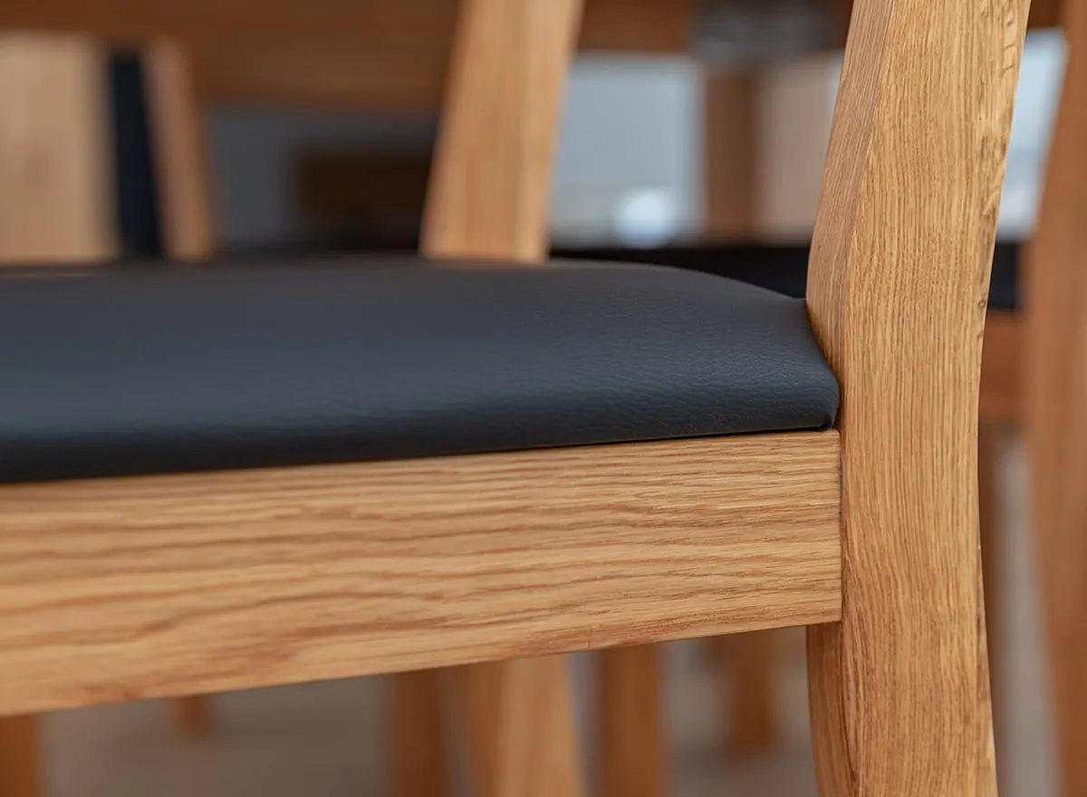 Krzesło drewniane PRATO czarne siedzisko dąb olejowany - KDBCZ
