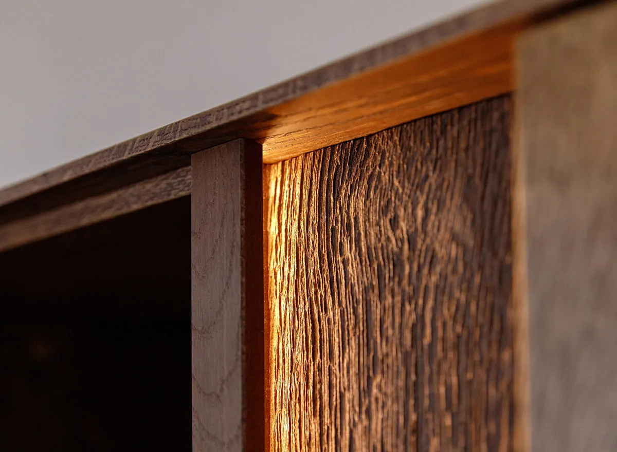 Komoda TV dębowa COLLODI 4-drzwiowa z oświetleniem 165 cm - tabacco - ZICOL06T