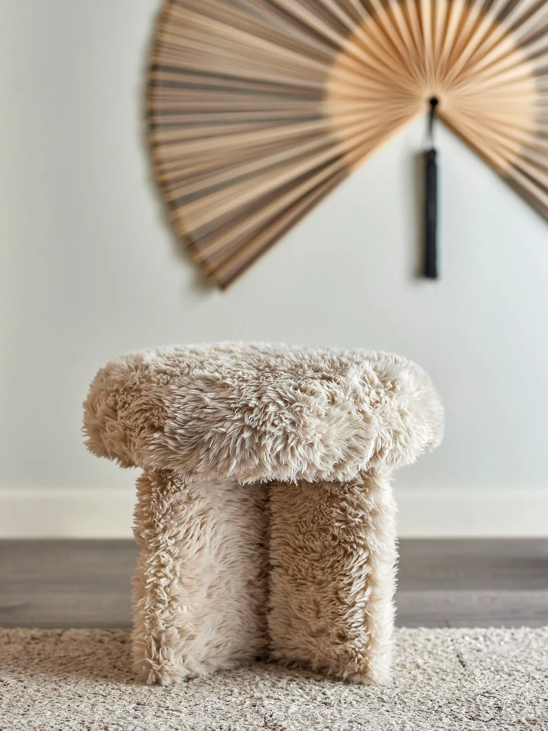 futon, stool, faux fur, soft, beige