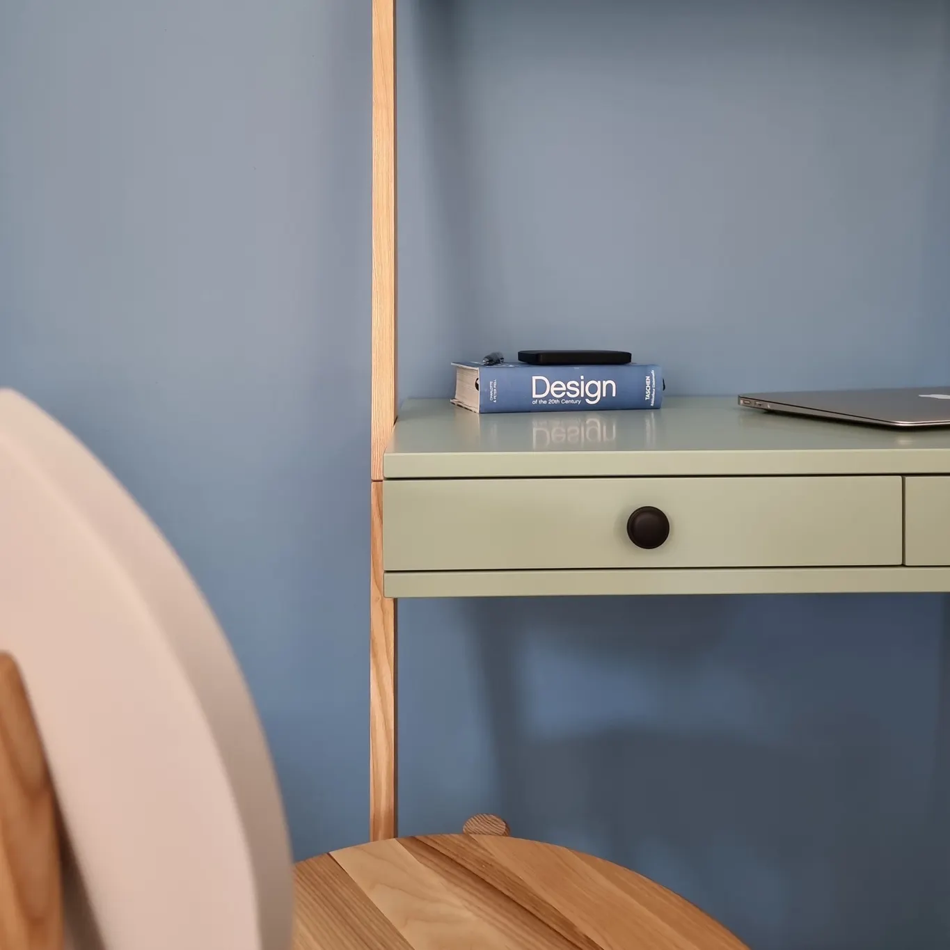 49. Biurko pionowe z szufladami i półkami LENO 79x183 granatowy blat/jesionowe nogi - RAGABALSD115