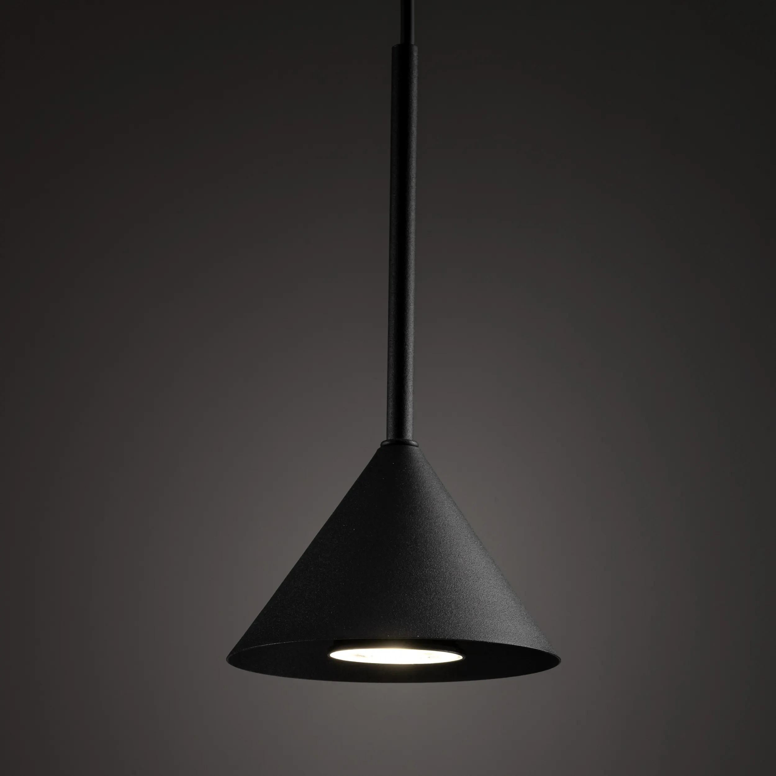 Lampa wisząca CONO MINI czarna 145x12cm — zdjęcie 2