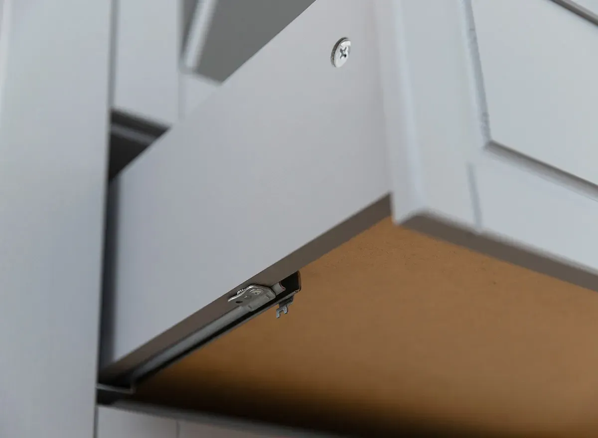 Witryna drewniana 4-drzwiowa z szufladą MARONE ELITE popielaty - PLMEL02/S