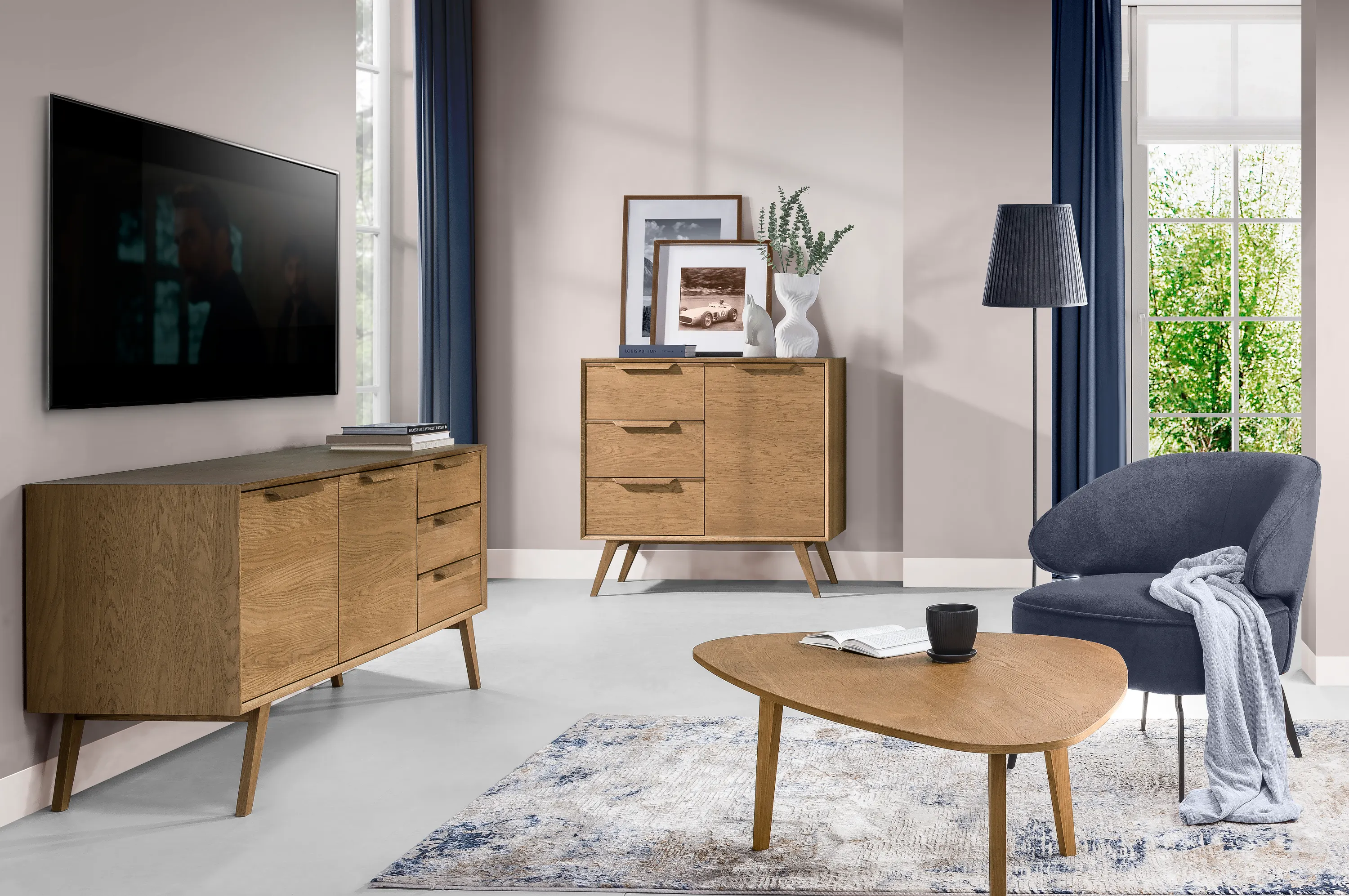 Szafka RTV 2-drzwiowa z 2 szufladami LEO 25 - dąb karmel - TH-100-1728