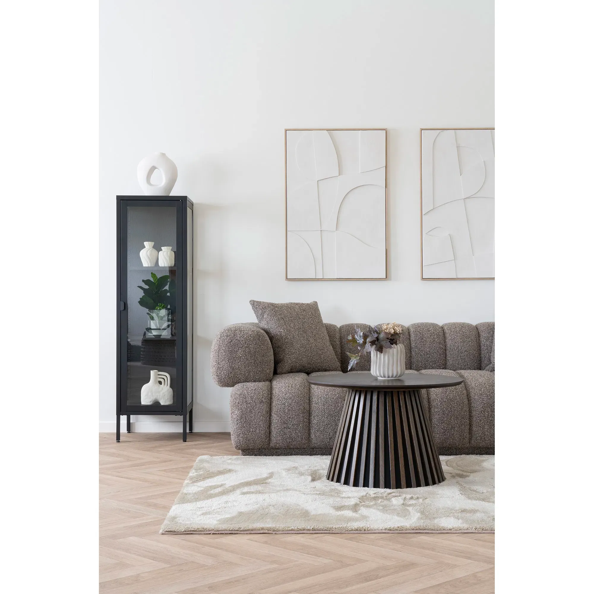 Witryna niska 1-drzwiowa BRISBANE przeszklone boki 40x35x140 cm - czarna - 3003005