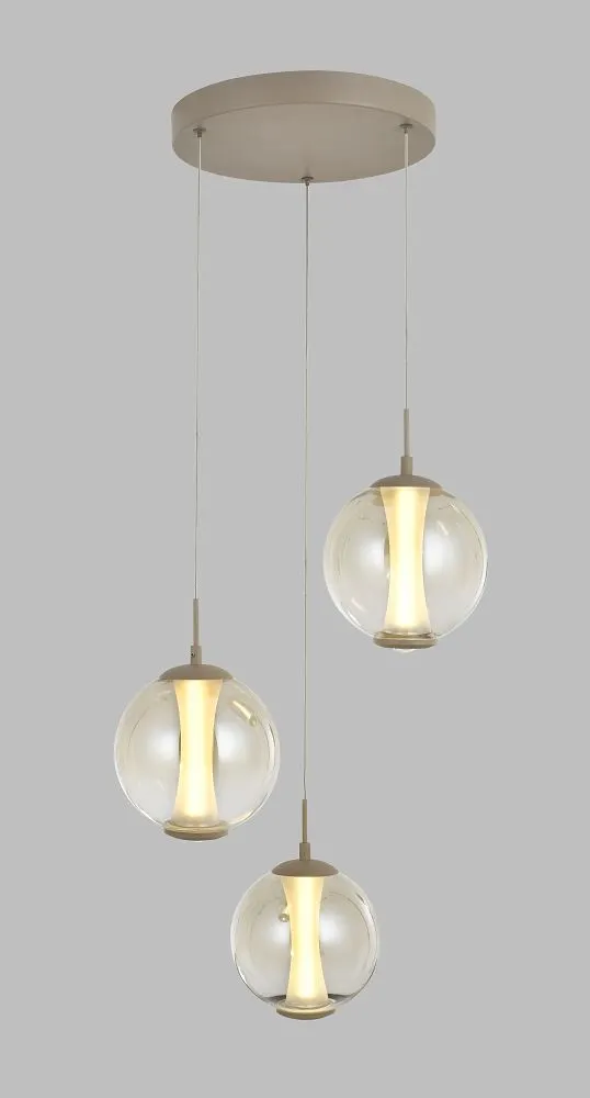 lampa wisząca, trzy żarówki, szklane kule, kinkiet wiszący, metalowy element