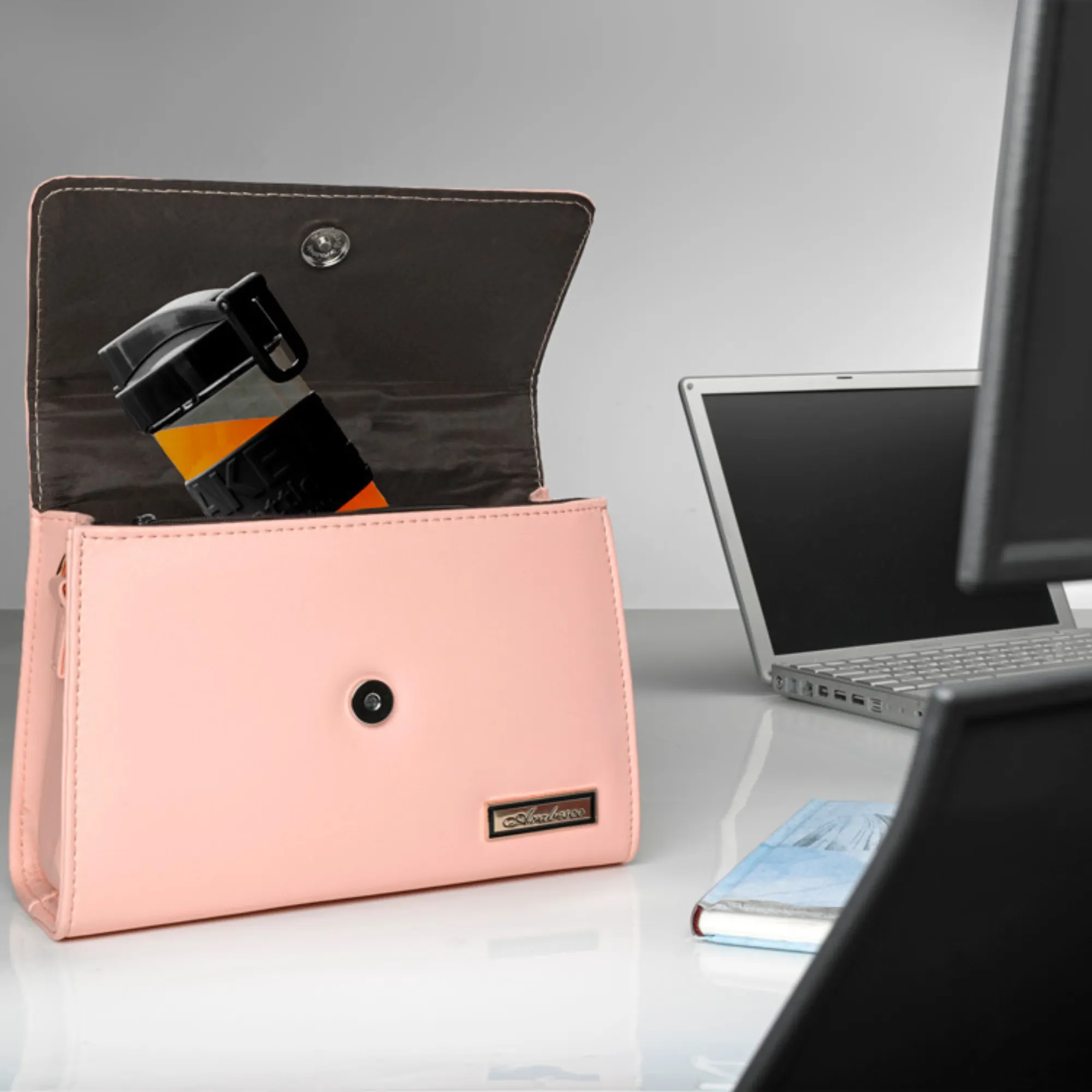 portfel, torba na ramię, różowy, skórzany, zapięcie na guzik