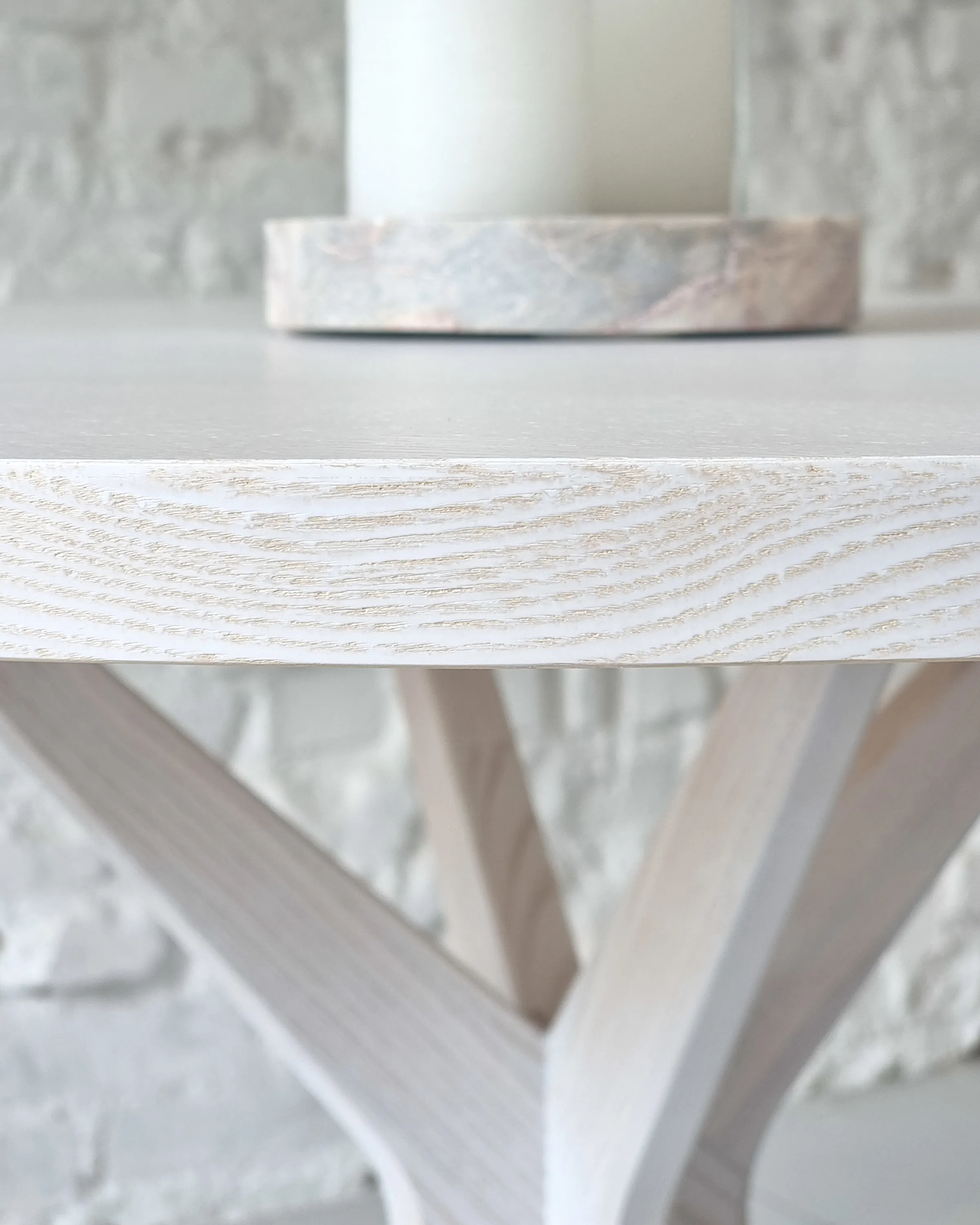 Stół okrągły JUBI BOLD Fi 110 kolor orzech - NRGBTJ110_WAL