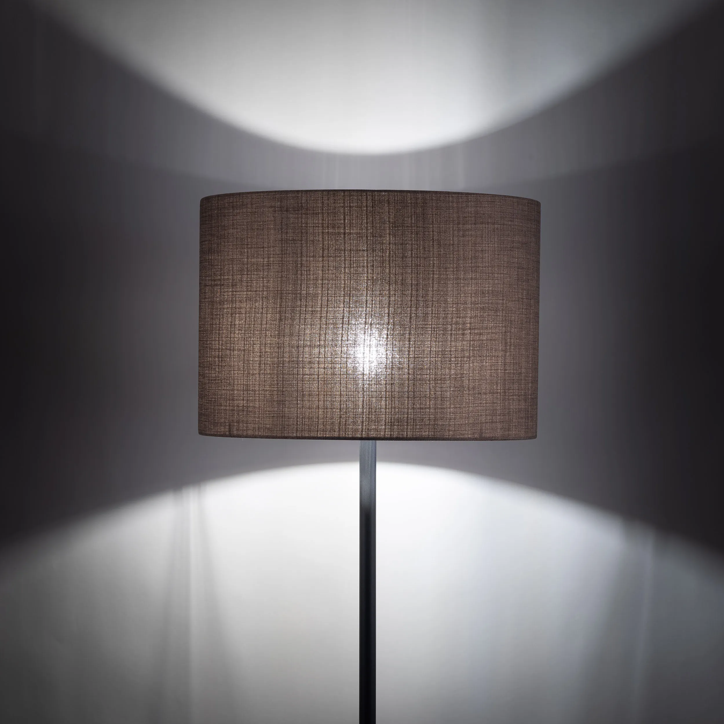 Lampa podłogowa EARTH czarna z brązowym okrągłym abażurem 165x50cm - TK_16013