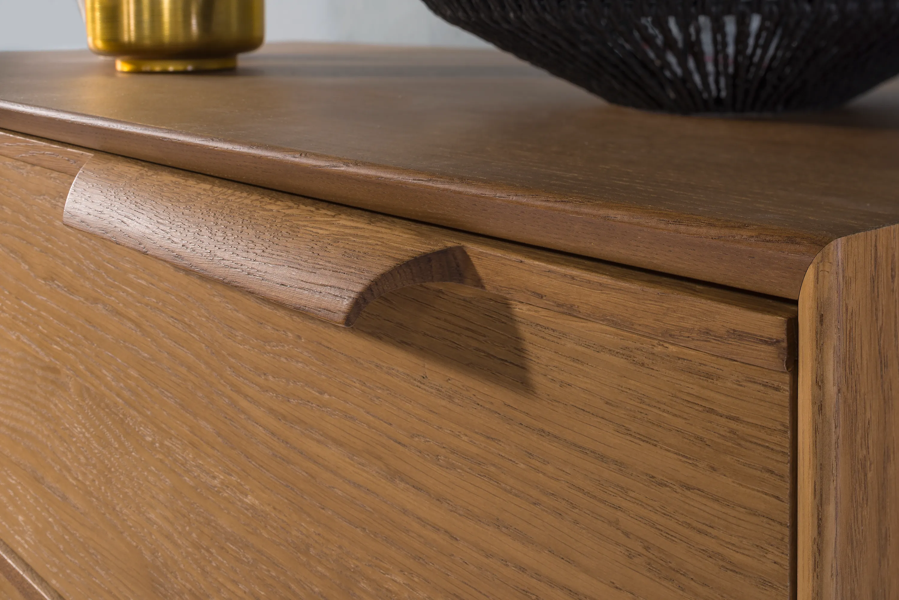 Szafka RTV 2-drzwiowa z 2 szufladami LEO 25 - dąb karmel - TH-100-1728