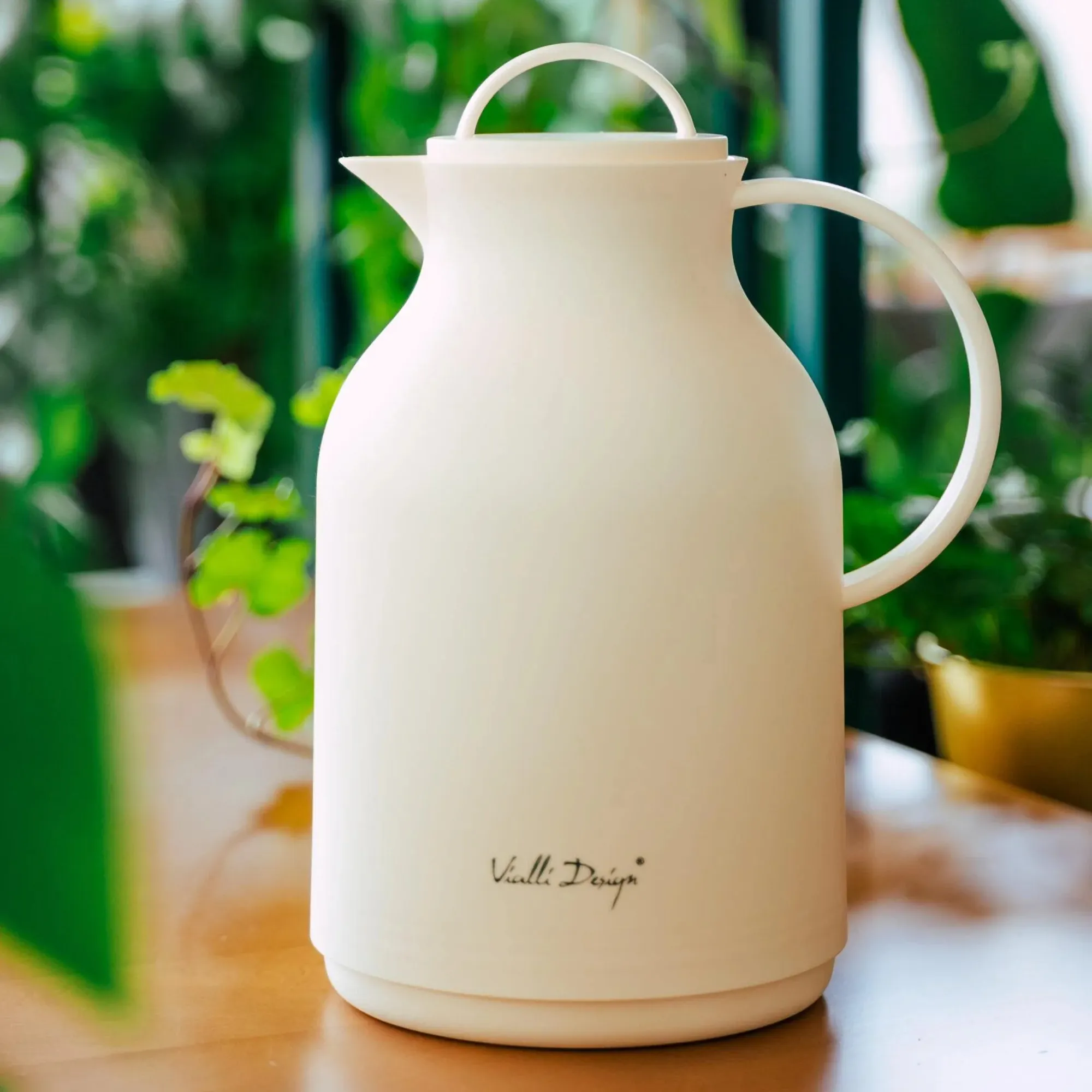 pitcher, ceramiczny, biały, wylewka, uchwyt