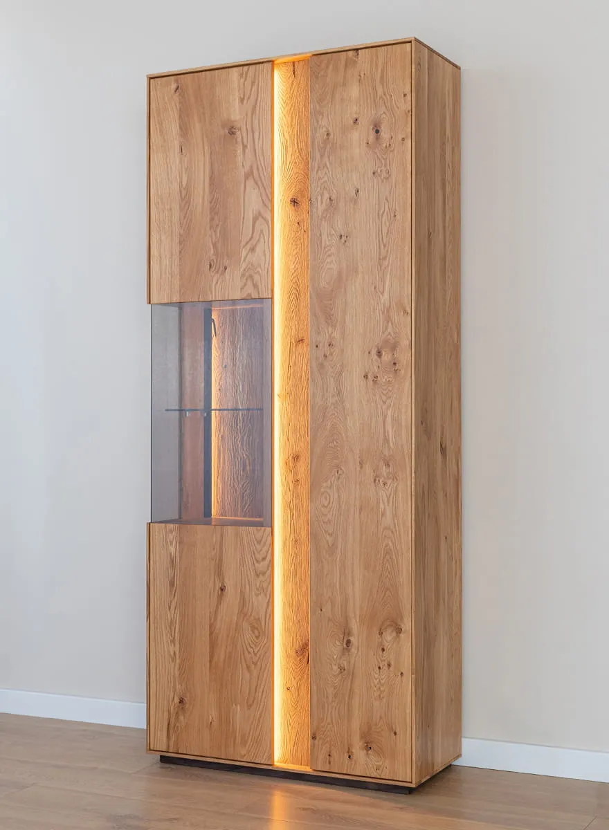 Witryna dębowa COLLODI oświetleniem - dąb olejowany - ZICOL02