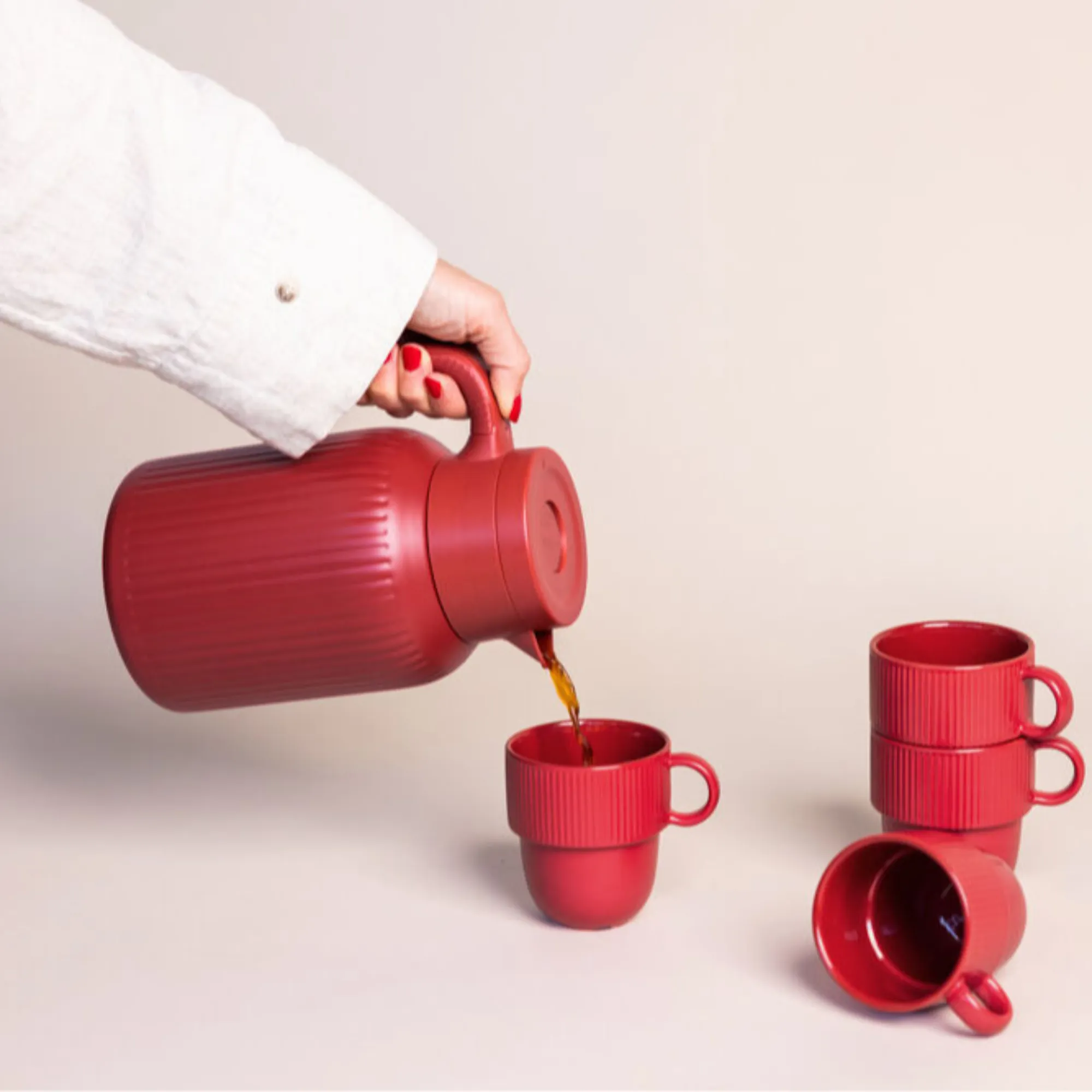 image dzbanek, kawa/herbata, kubki, czerwona, porcelana