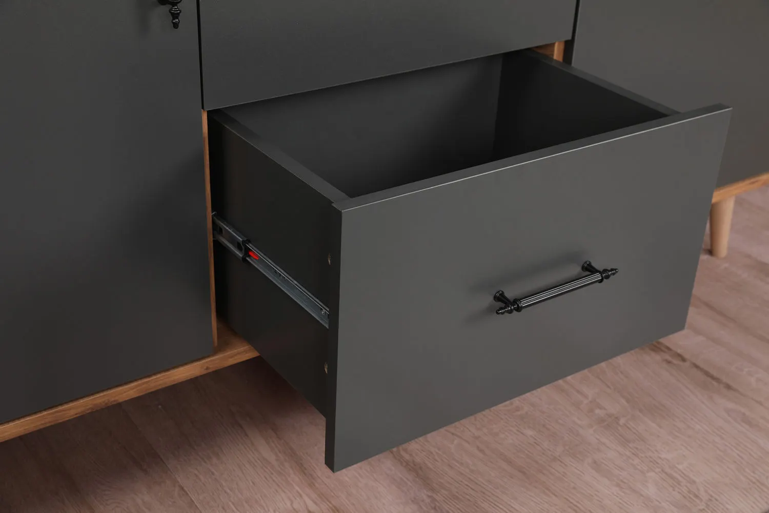 Komoda 2-drzwiowa z 2 szufladami CORDOBA orzech antracyt - ASI_854KLN3907