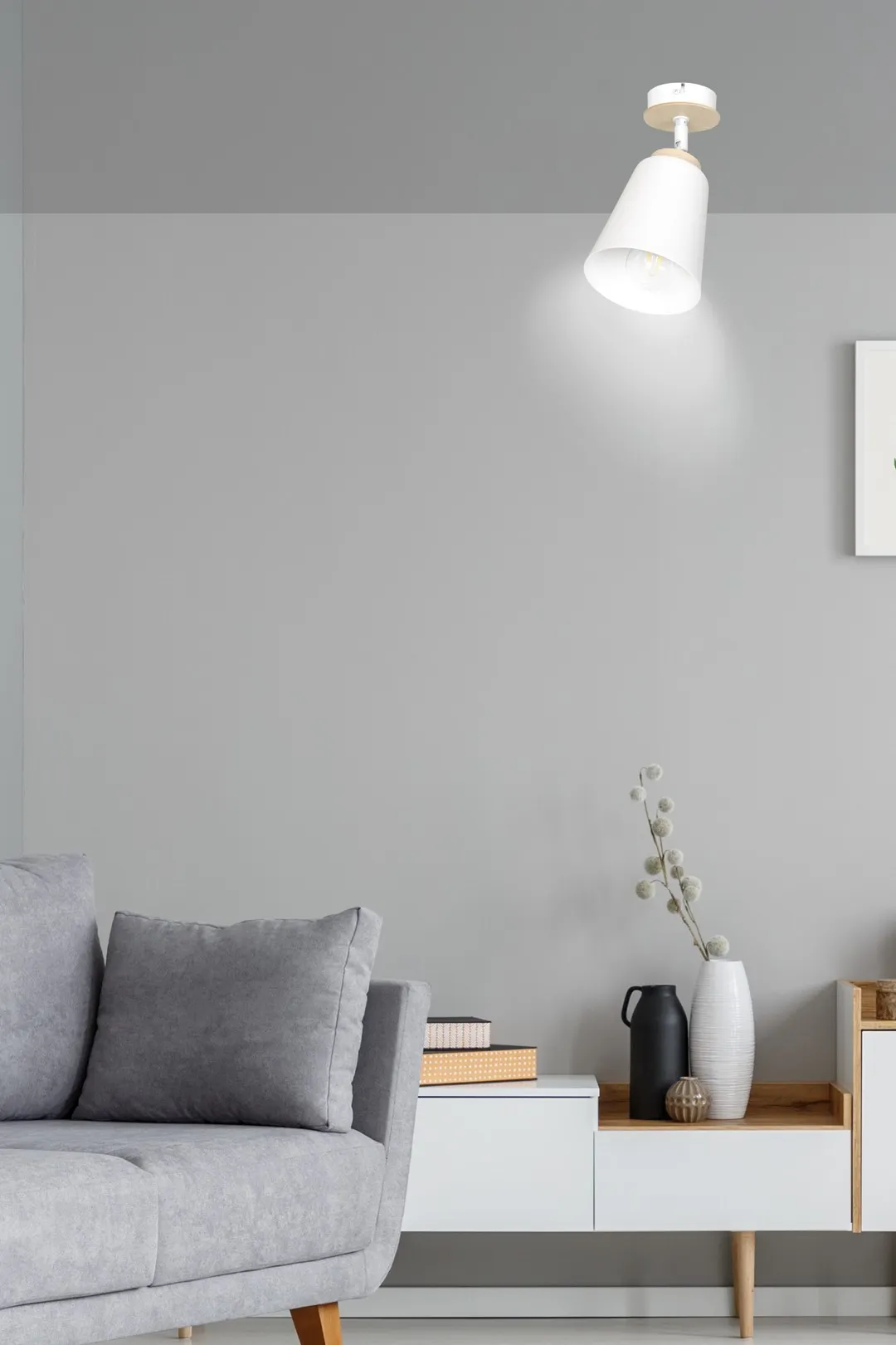 image lampa sufitowa, kinkiet?, oświetlenie sufitowe, biała lampa, wnętrze minimalistyczne