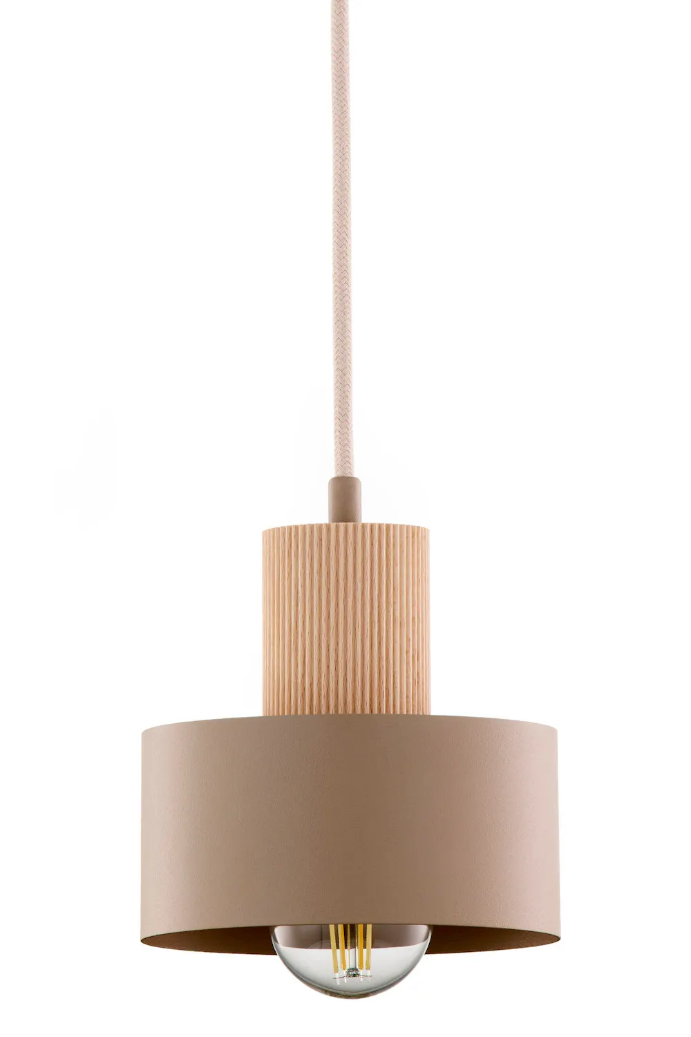 lampa wisząca, drewniany abażur, powłoka metalowa?, żarówka, neutralny kolor