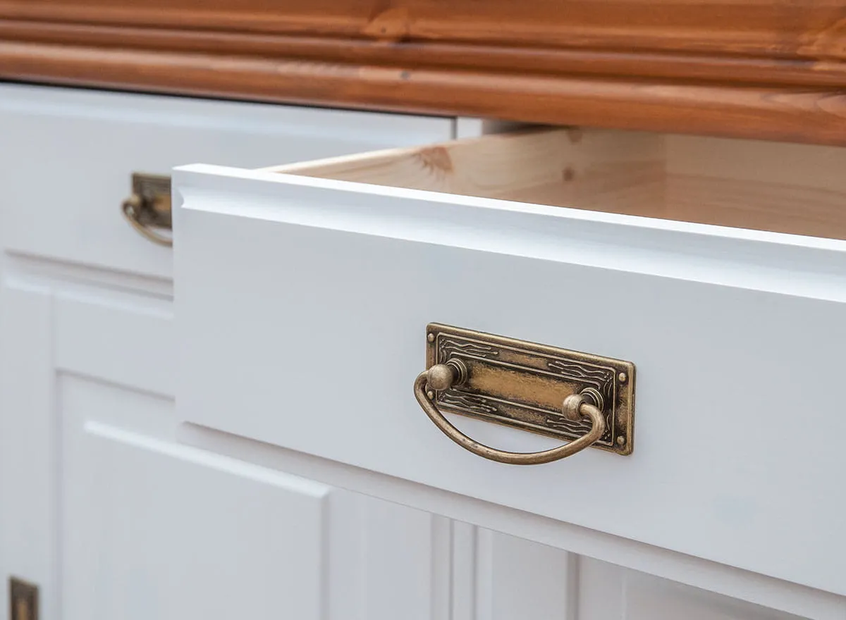 Komoda 3-drzwiowa z 3 szufladami sosnowa TOSCANIA Kolor: biały, miodowy - PL2004BS