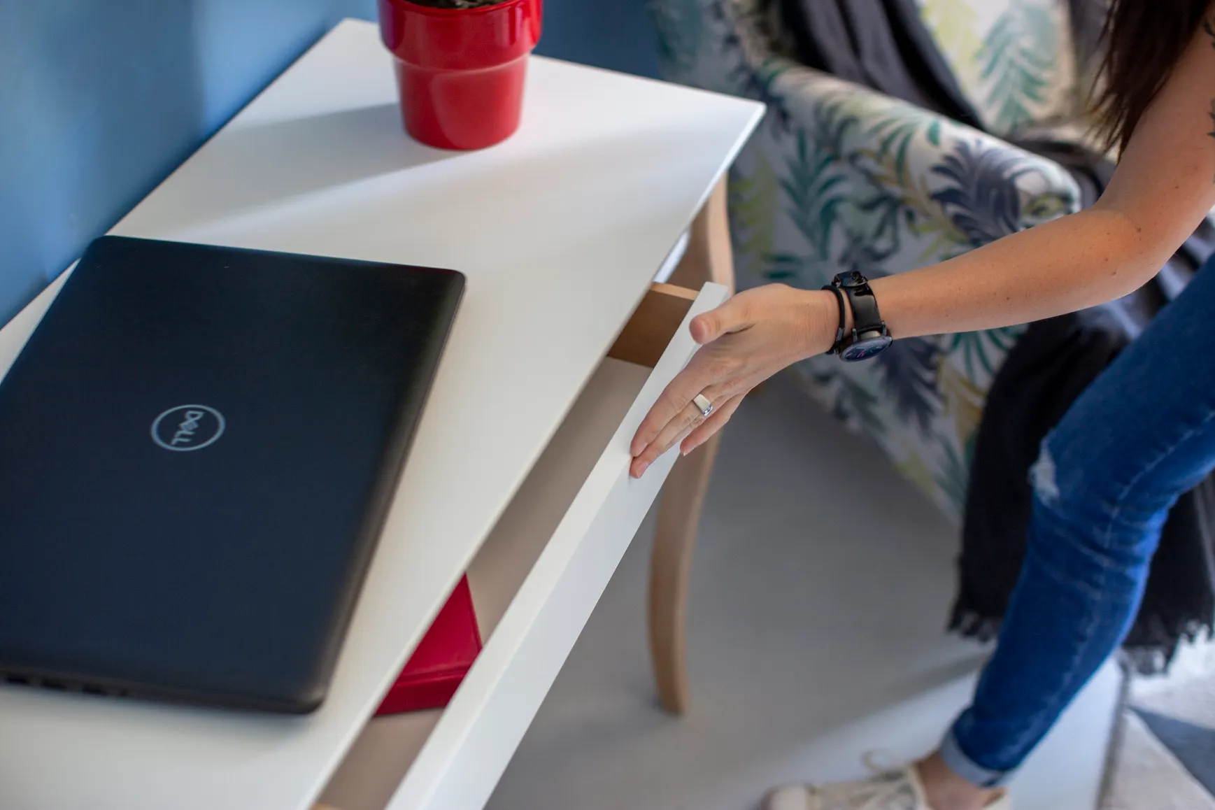 Biurko z szufladą LILLO 105x40 czarny blat/drewniane nogi - RAGABAWDLIL3_BLACK