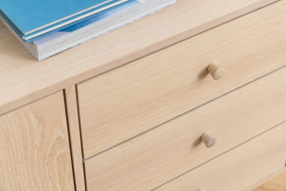 Komoda 2-drzwiowa z 3 szufladami MURAY 160x40x75 Fornir dębowy bielony olejowany - H000021092