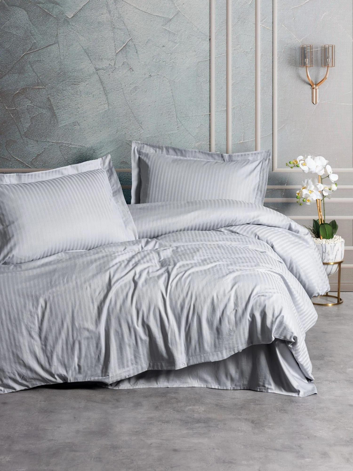 Komplet pościeli satynowej STRIPE 200x200 poszewka 2 szt. 80x80 szary