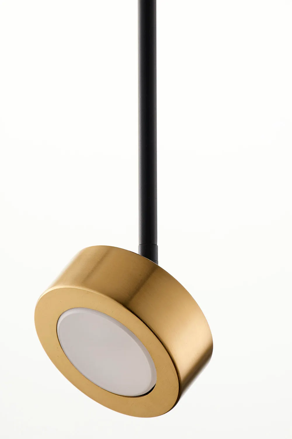 lampa wisząca, kula, metaliczny, czarna rurka, okrągłe źródło światła