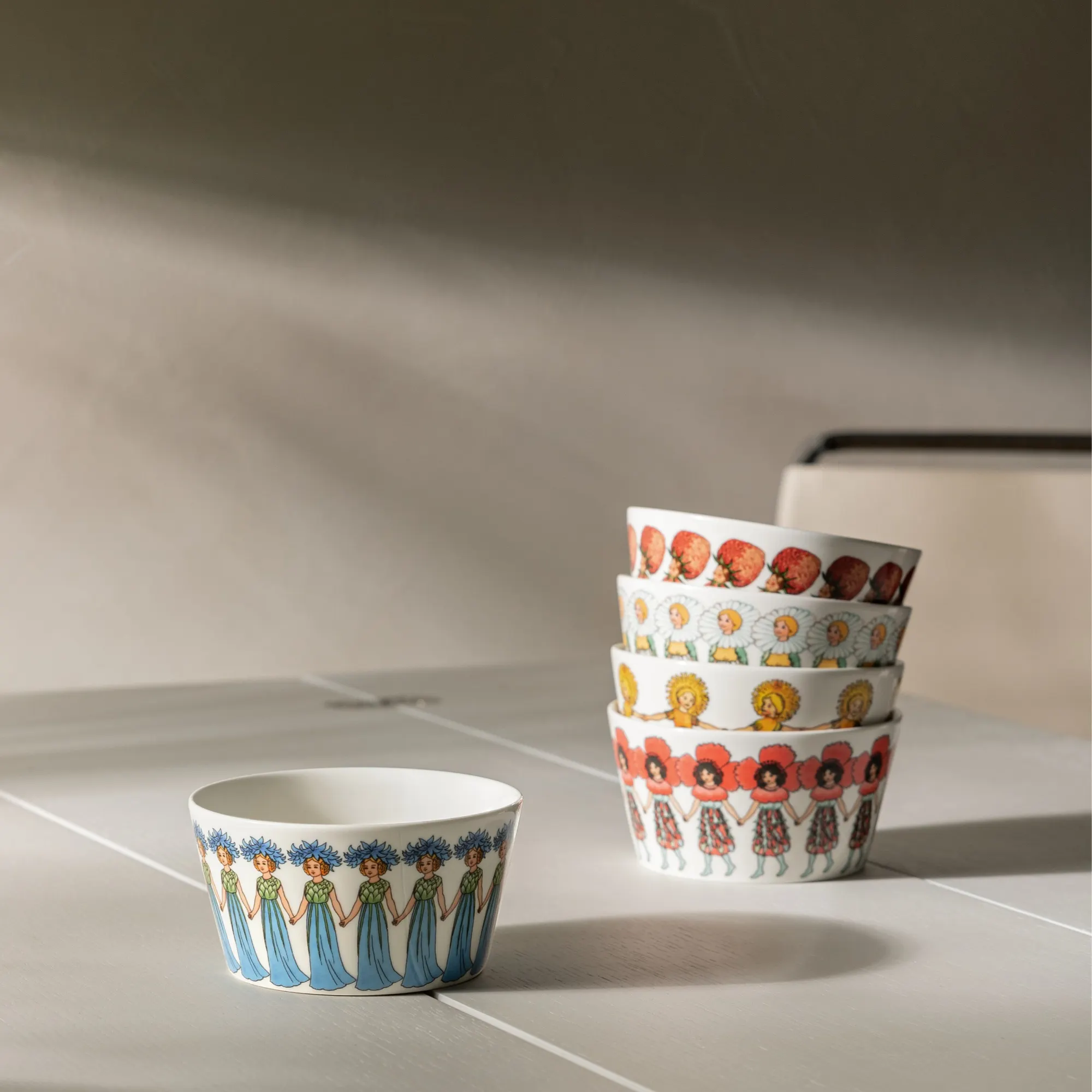 image miska, porcelana, kolorowe, wzór ludowy, set czterech misek