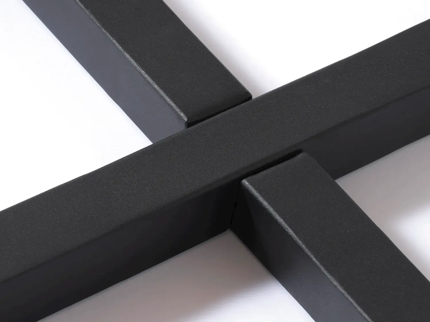 Stół CESURA okrągły Ø120 cm - naturalny, czarny - UN_43860000