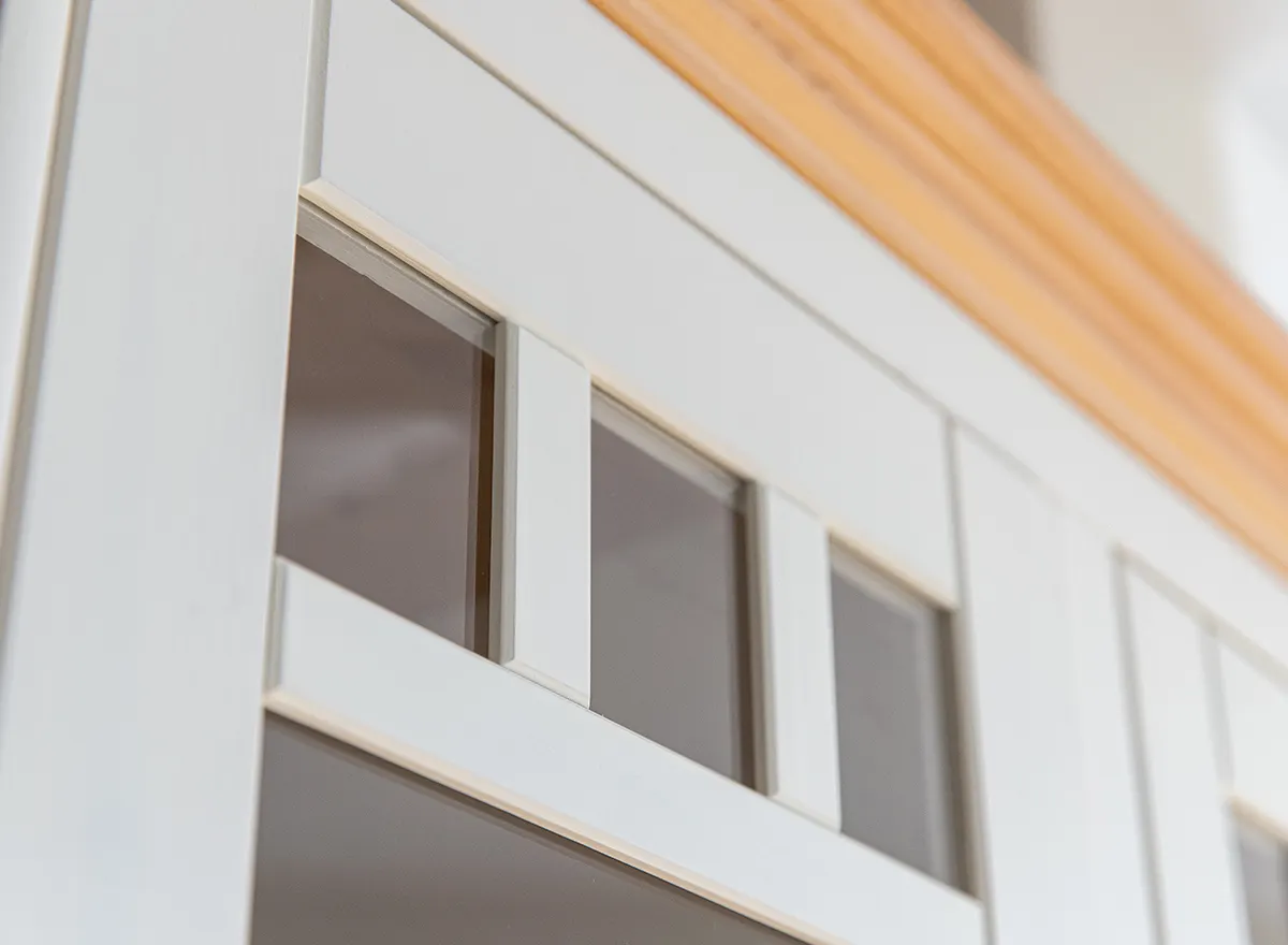 Witryna BELLUNO ELEGANTE 2-drzwiowa - biały, miodowy - PL015B/P