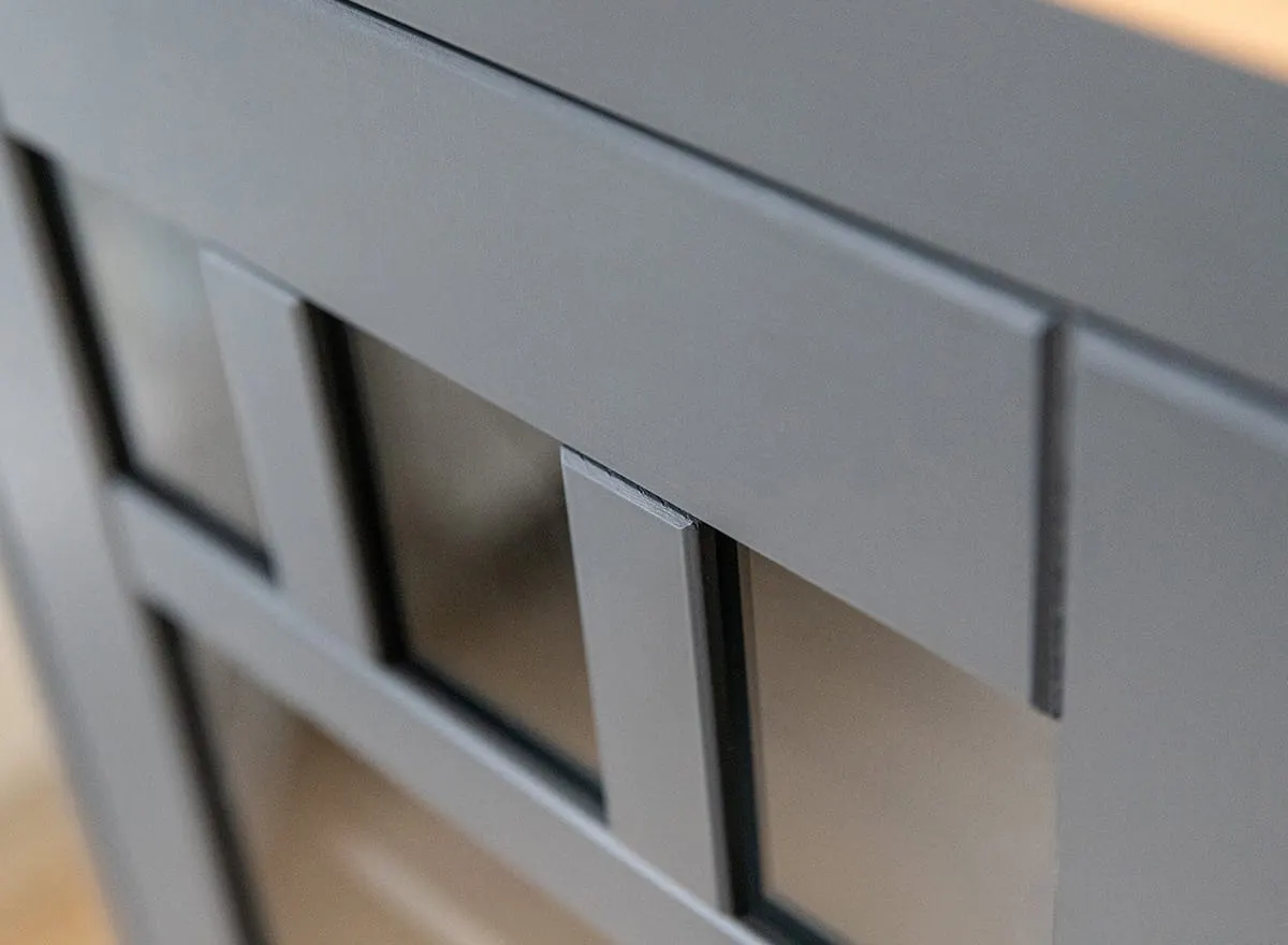 Witryna niska BELLUNO ELEGANTE 1-drzwiowa z 3 szufladami grafit - naturalna sosna - PL017G/P