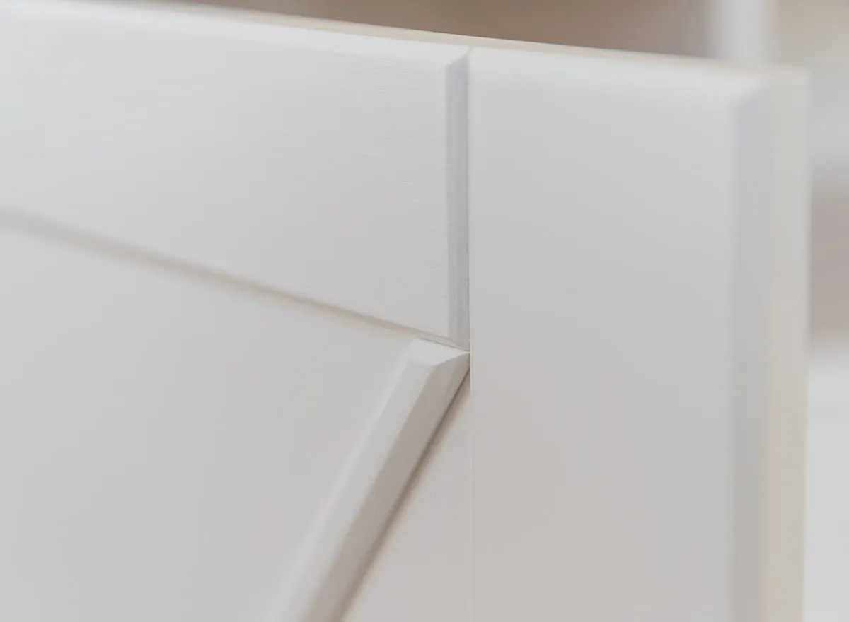 Komoda MARONE ELITE 4-drzwiowa z 2 szufladami- biały, złocisty - PLMEL05