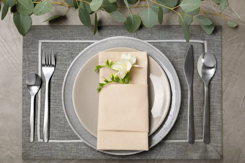 Podkładka na stół MEGI 30 X 40 CM POPIELATY Podkładka na stół MEGI 30 X 40 CM POPIELATY