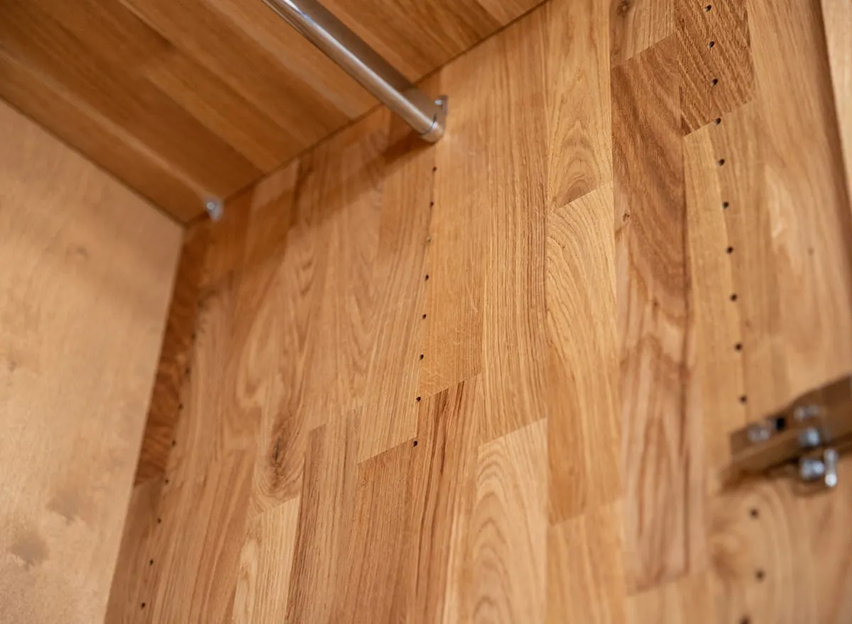 Szafa modułowa 4-drzwiowa ( podwójne drzwi szklane ) RAVELLO Dąb Olejowany, Czarny - ZIRAV04D02SZ