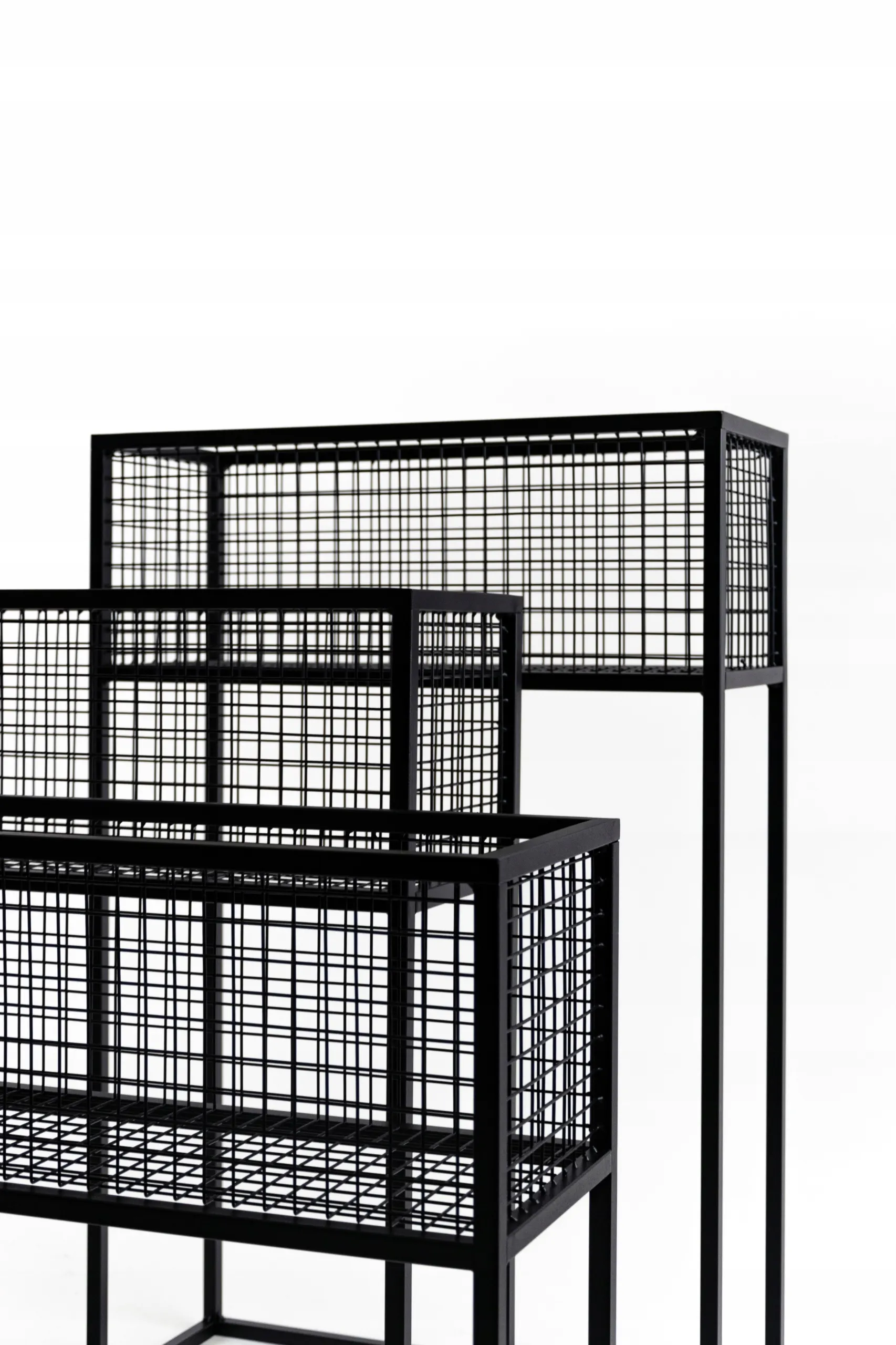 Kwietnik stojący z siatką DAX S czarny - LD_TZ000151