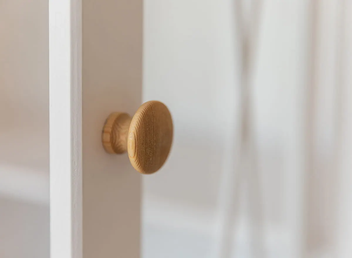 Witryna wąska MARONE ELITE 1-drzwiowa z 2 szufladami - biały, złocisty - PLMEL01