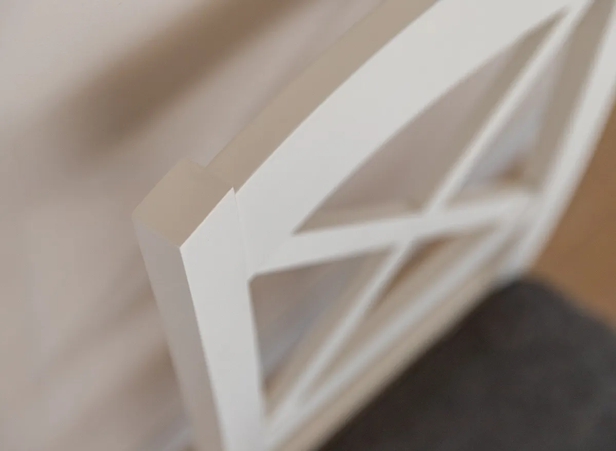 Krzesło BELLUNO ELEGANTE 22 z grafitowym siedziskiem materiałowym - biały, grafitowy (STORM 97) - DRMKT22/S97