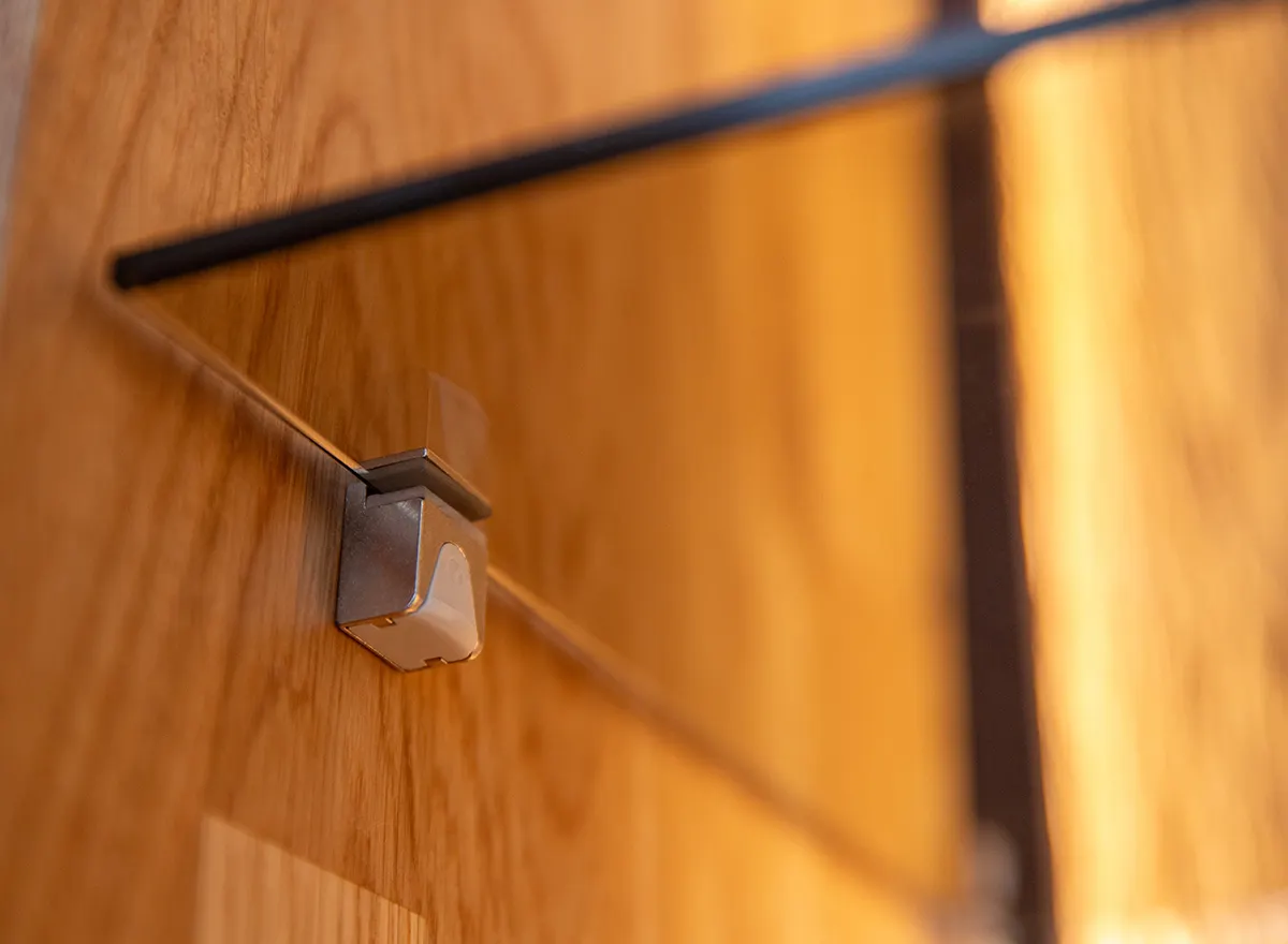 Witryna niska szklana dębowa COLLODI z oświetleniem - dąb olejowany - ZICOL13