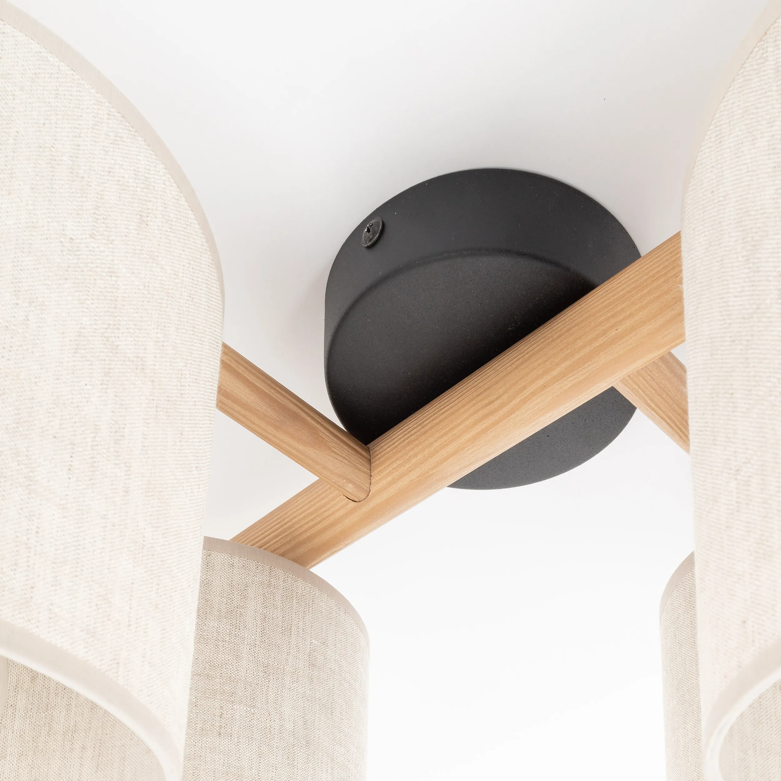 Lampa sufitowa DEVA NATURE czarna drewniane ciemne ramiona z brązowymi okrągłymi kloszami tkaniny 53x38x22cm - TK_6866