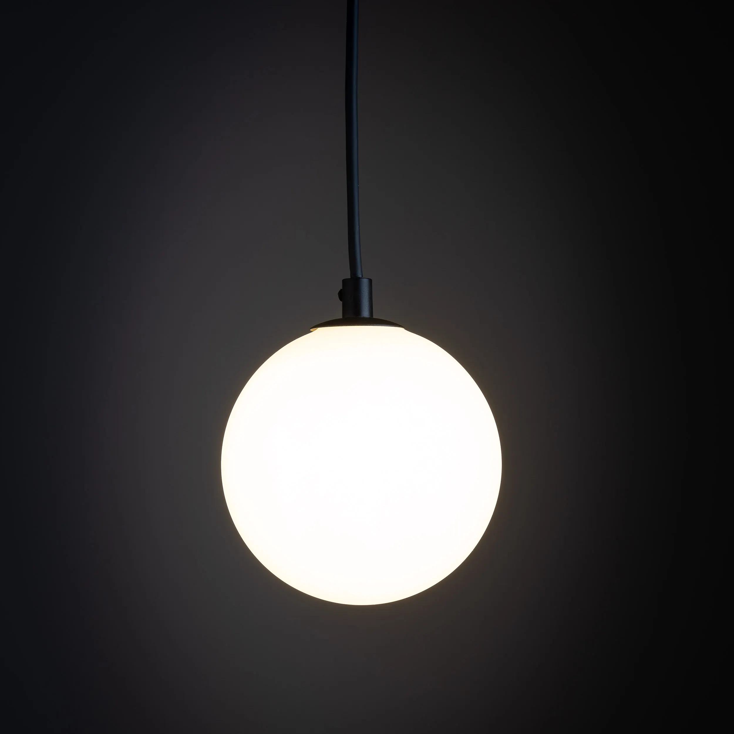 Lampa listwowa wisząca TRACER czarna z białym okrągłym kloszem 155x12cm - TK_4927