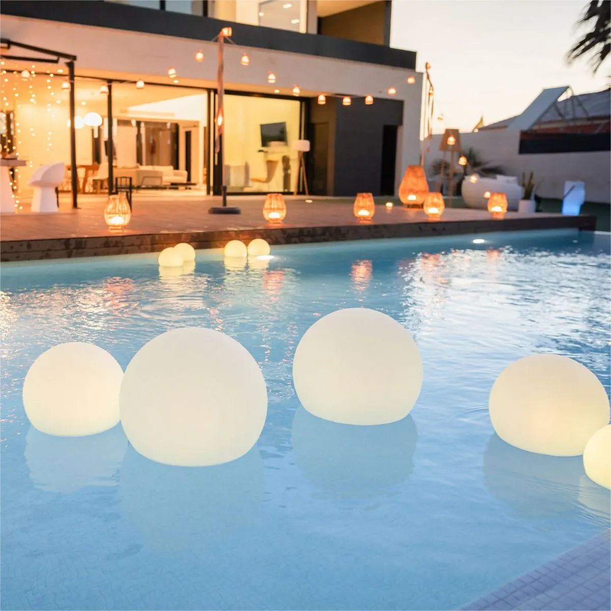 kule wodne, lampiony wody, basen, dekoracyjne kule, oświetlenie ogrodowe