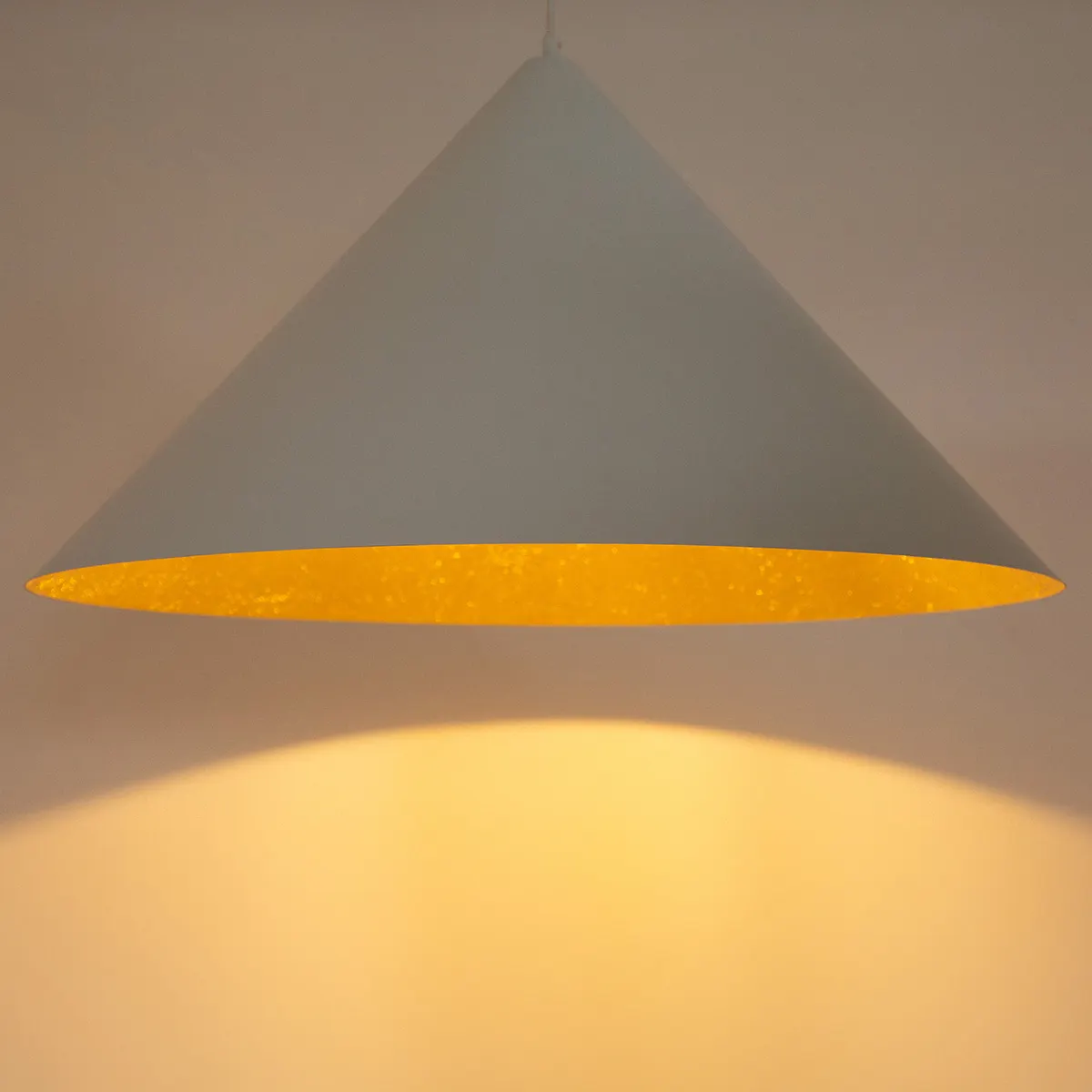 Lampa wisząca VESUVIO M biało-złota — zdjęcie 2