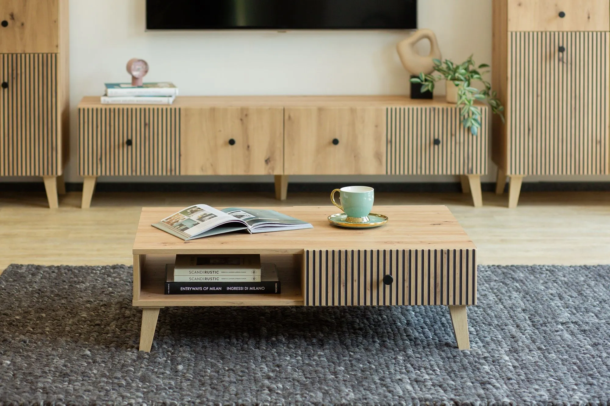Stolik kawowy z 2 szufladami i półką BERLIN 67x102 dąb artisan