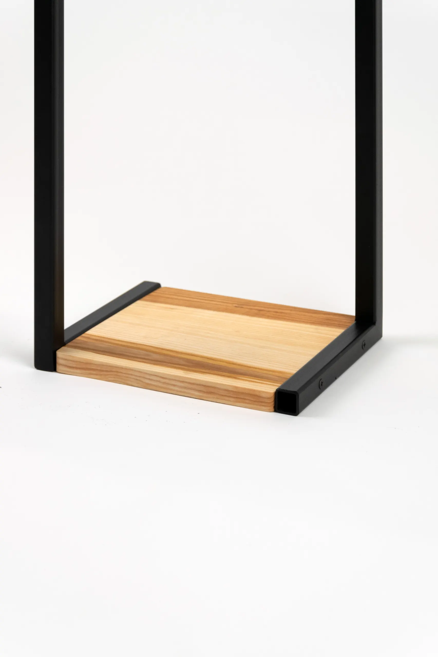 Kwietnik stojący metalowy AMIENS M czarny naturalny - LD_TZ000228